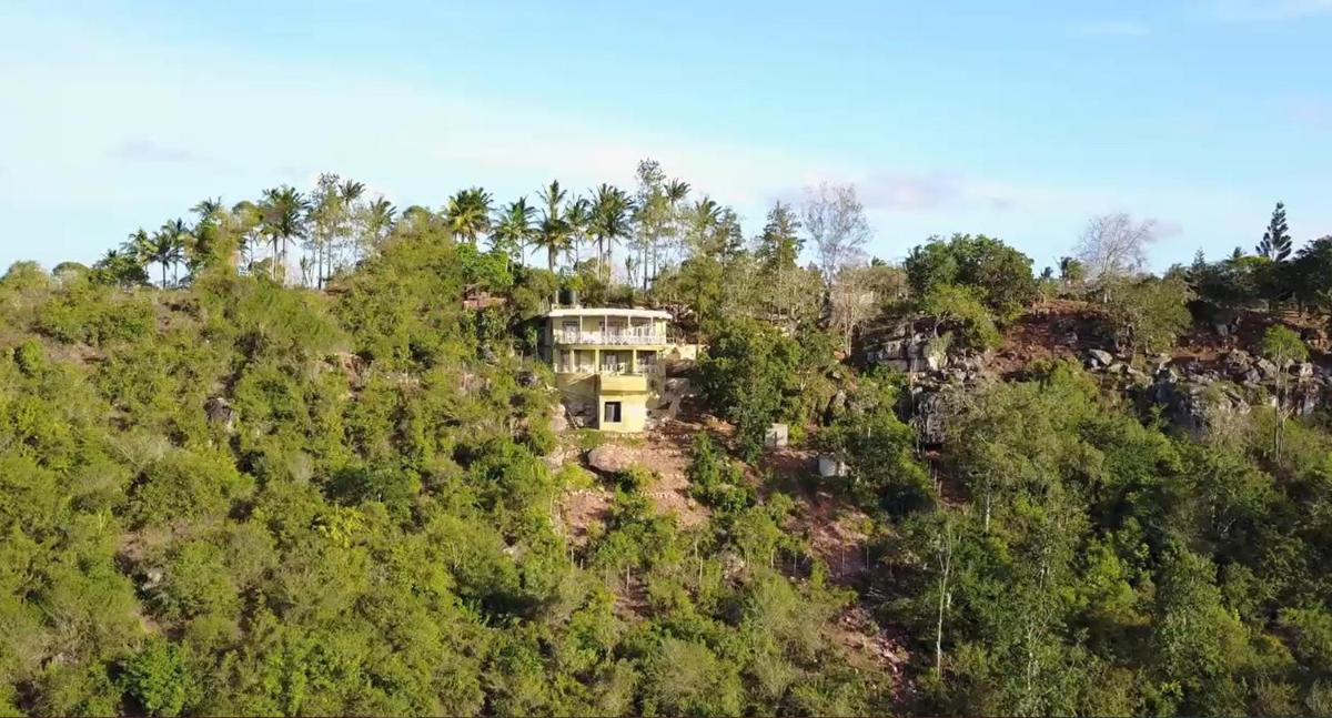 Arcadia Cliff House - Housity
