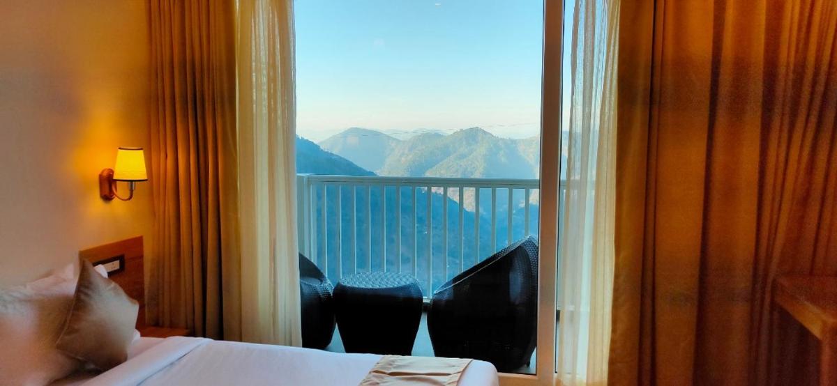 Clarks Exotica Resort Ramgarh Mukteshwar - Housity