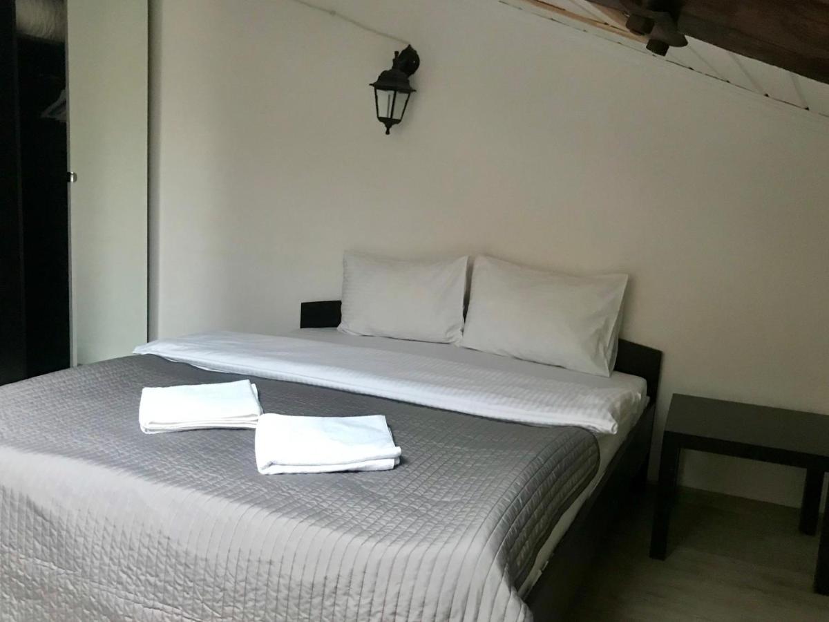 The Isaac Apart - Housity