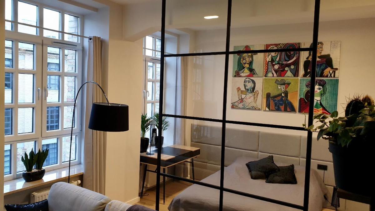 Neon Loft Apartament Bukowskiego - Housity