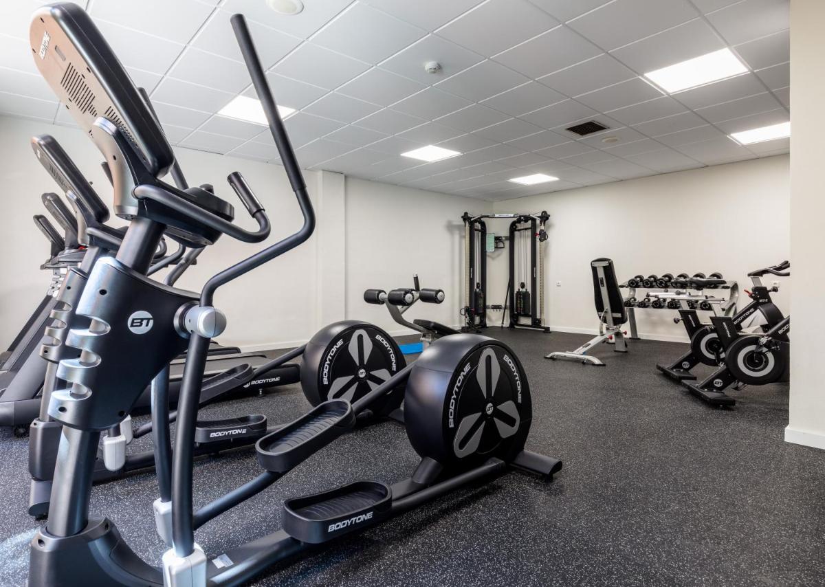 Gimnasio o instalaciones de fitness de Ibersol Almuñecar Beach & Spa Hotel