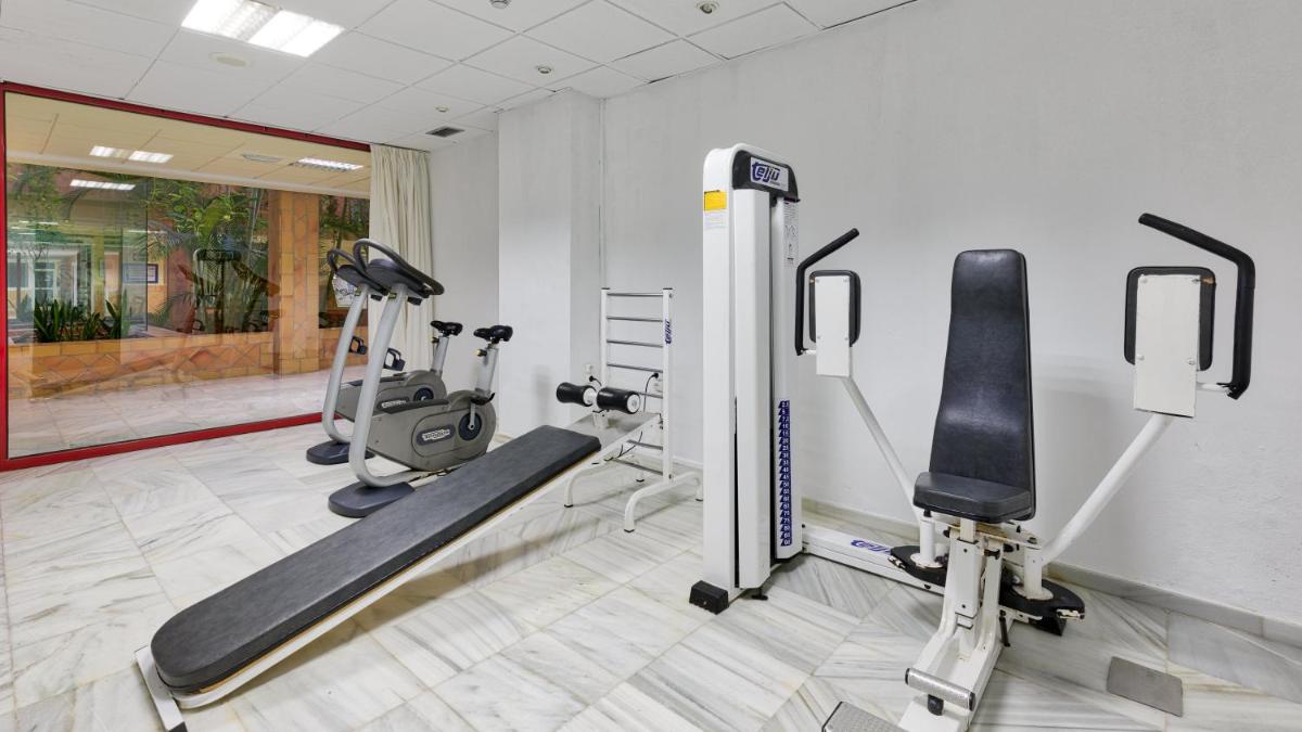 Gimnasio o instalaciones de fitness de Ibersol Almuñecar Beach & Spa Hotel