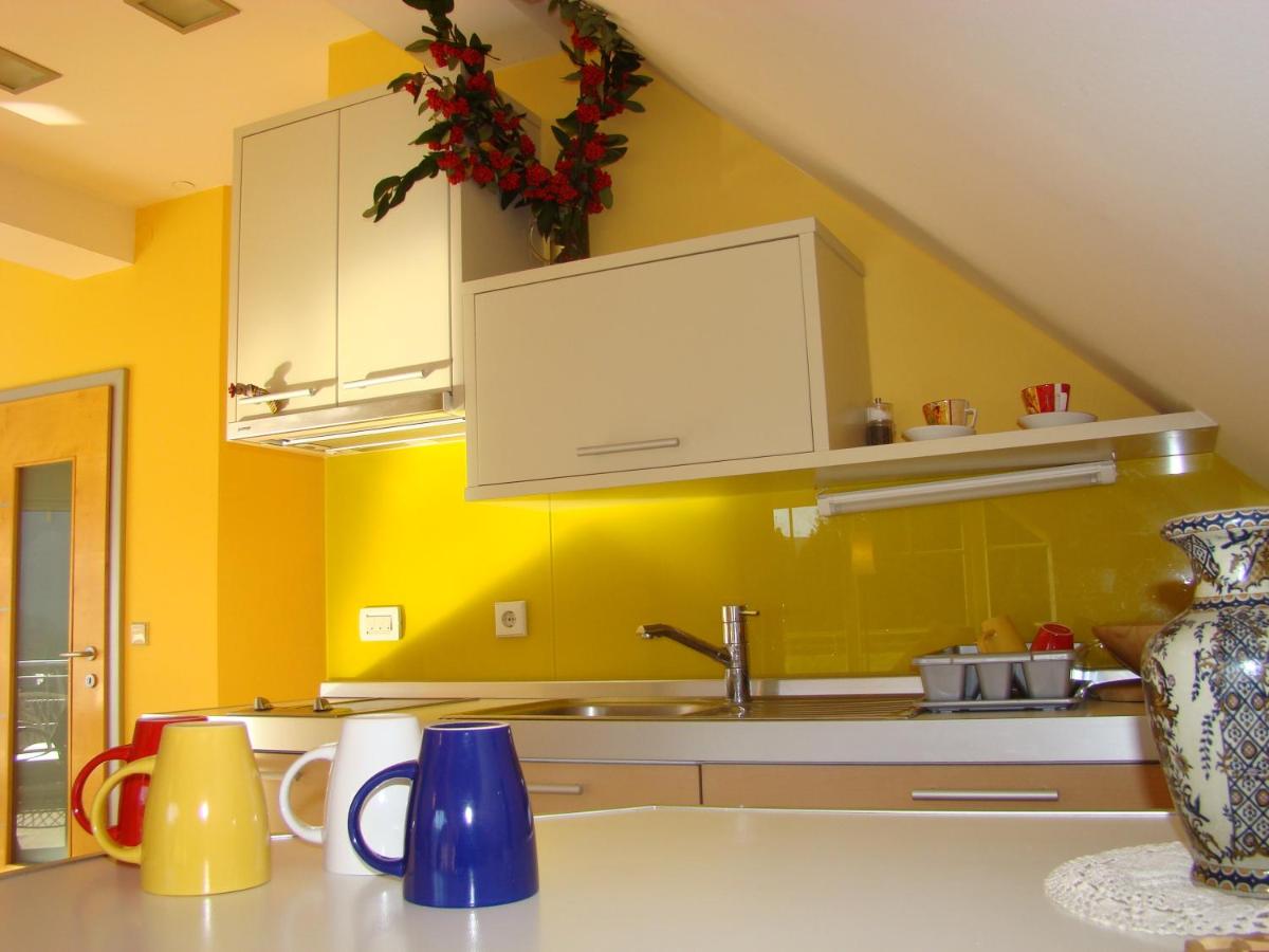 Oriana Studios - Housity