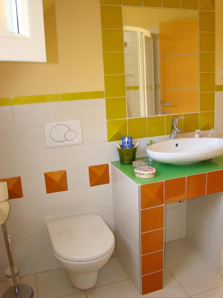 Oriana Studios - Housity