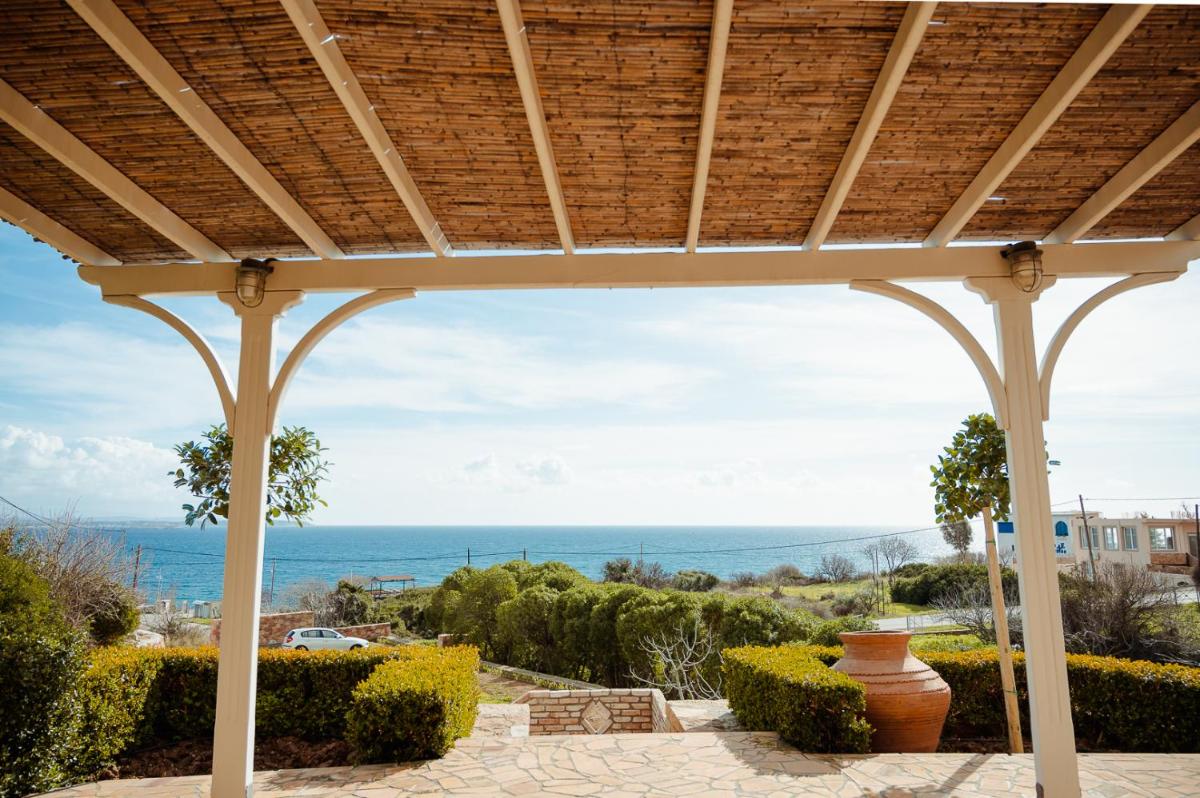 Seafront Apartment - Housity