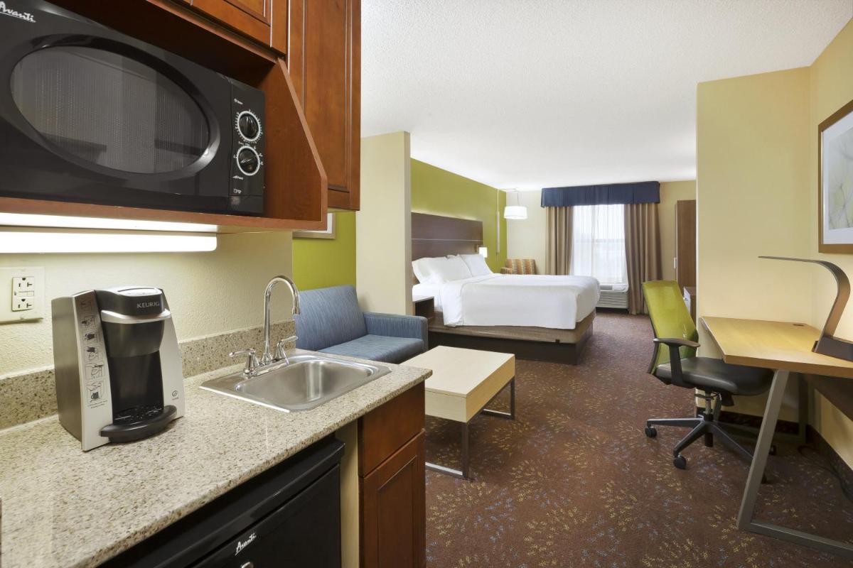 Holiday Inn Express Hotel & Suites Circleville by IHG - Housity