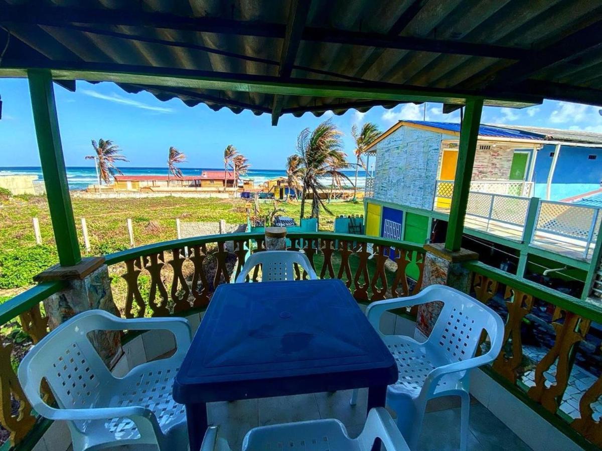 Yellow Moon Guesthouse & Apartments - Housity