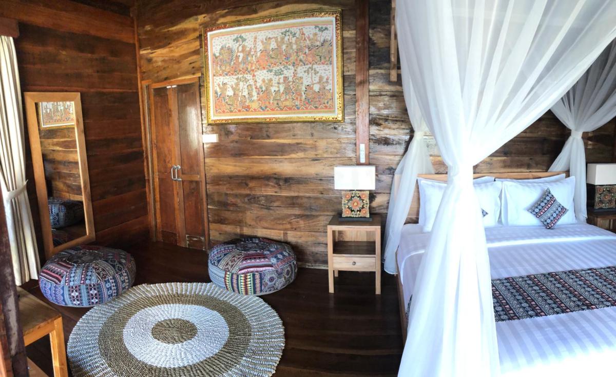 Villa Rumah Lumbung The Wooden House - Housity