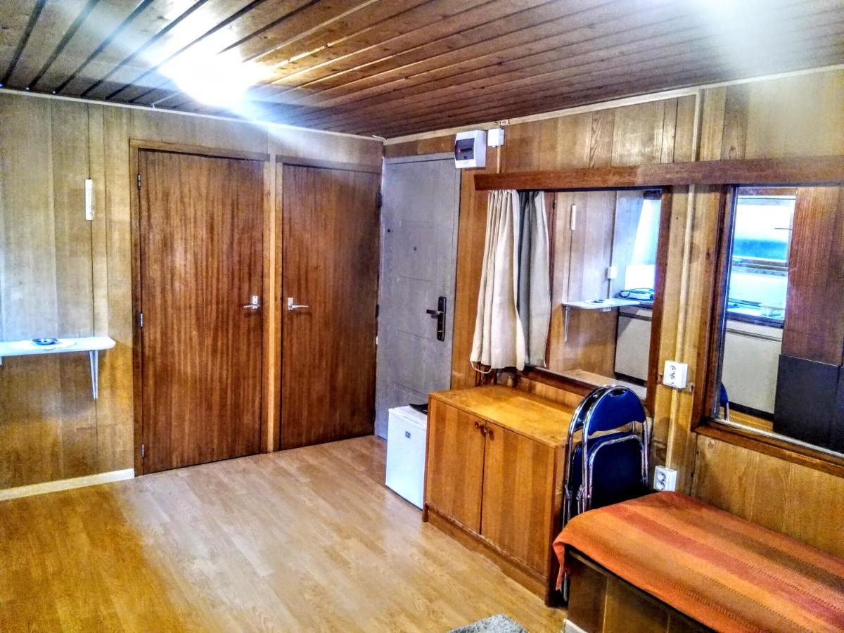 Two Rooms Rustic House - Self Check-In - Housity