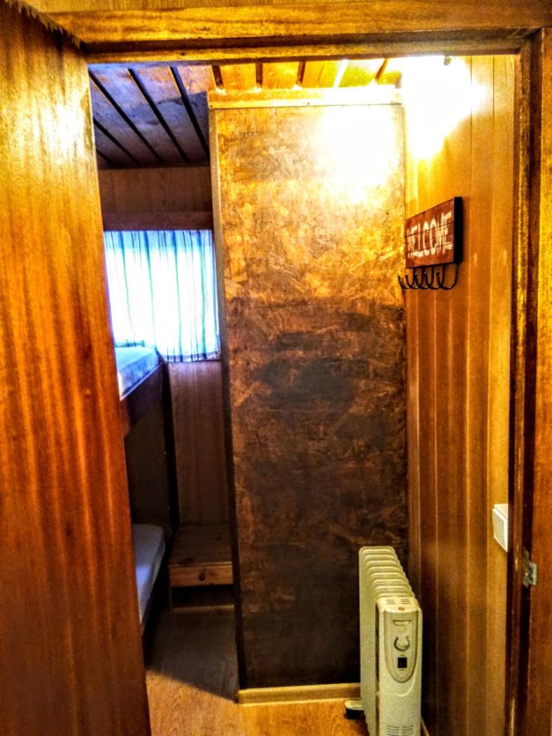 Two Rooms Rustic House - Self Check-In - Housity