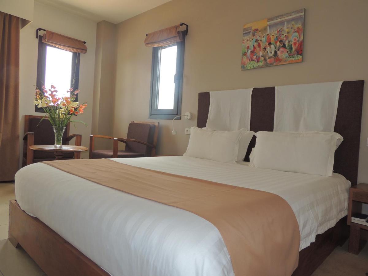 Plumeria Hotel - Housity