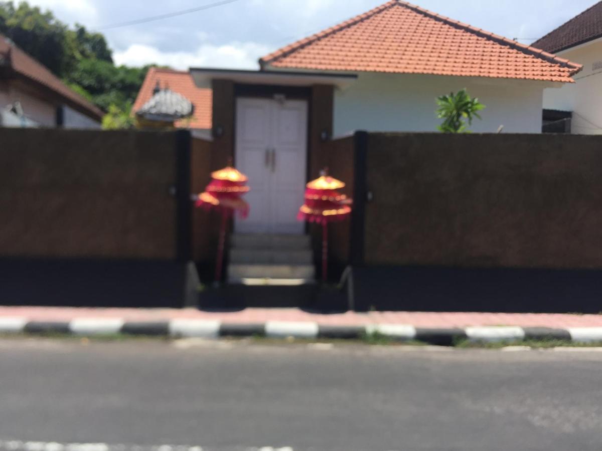 Queen Guest house tulamben - Housity