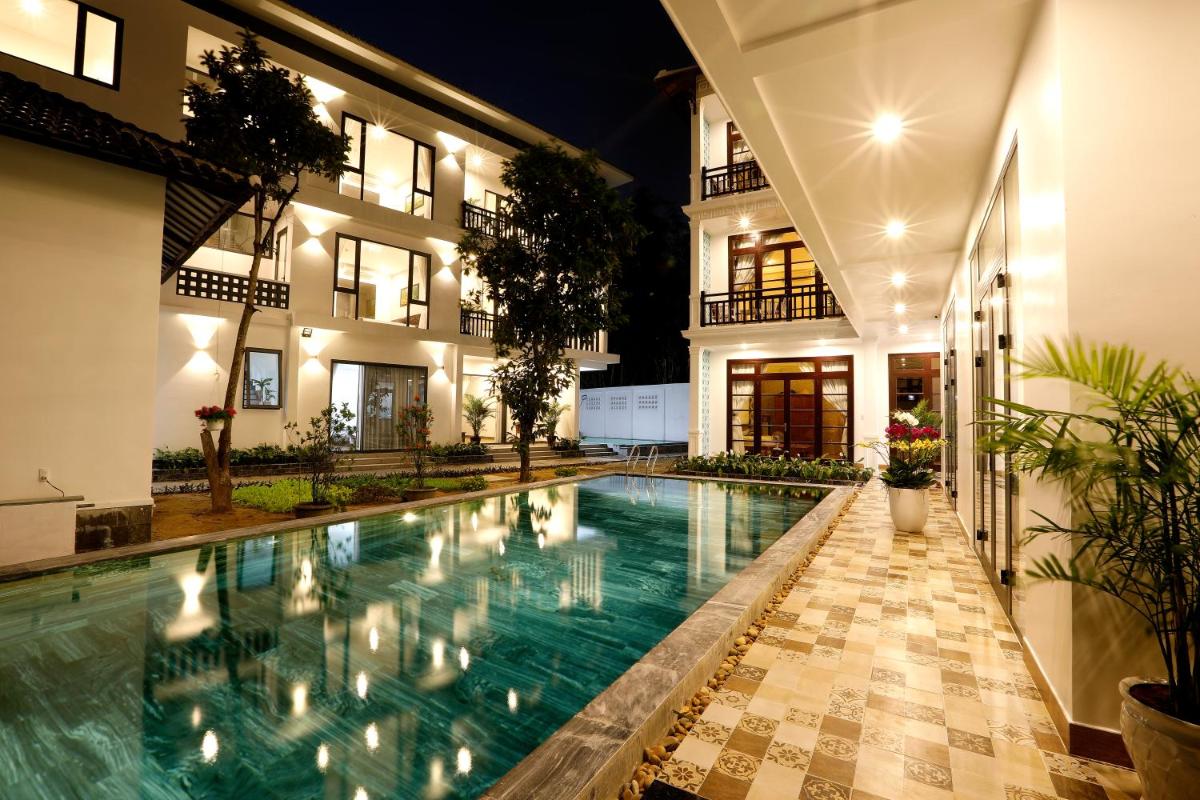 Tropical Garden & Pool Villa - Housity