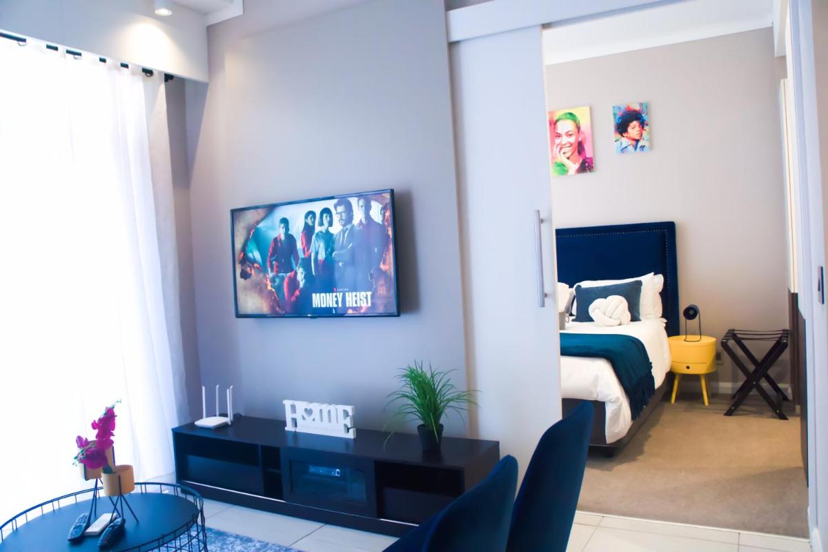 Menlyn Maine Trilogy Apartment 208 - Housity