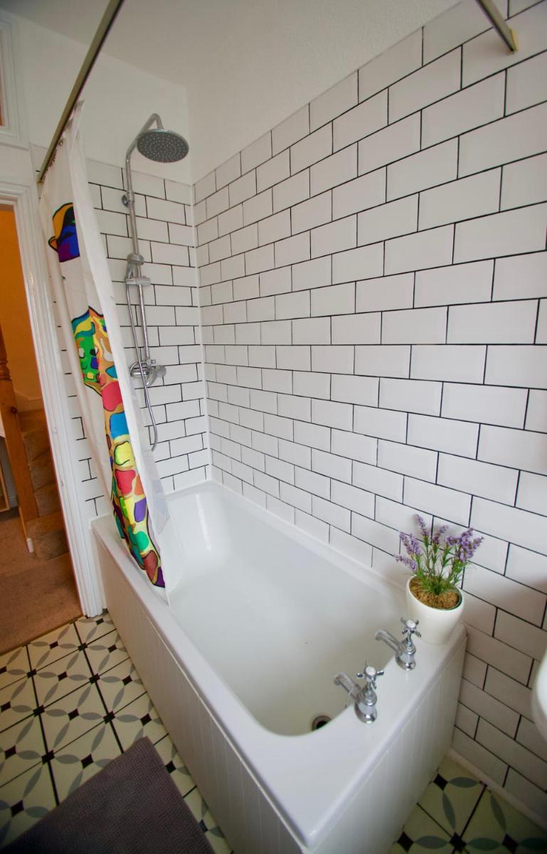 Lymm Village Apartment - Housity