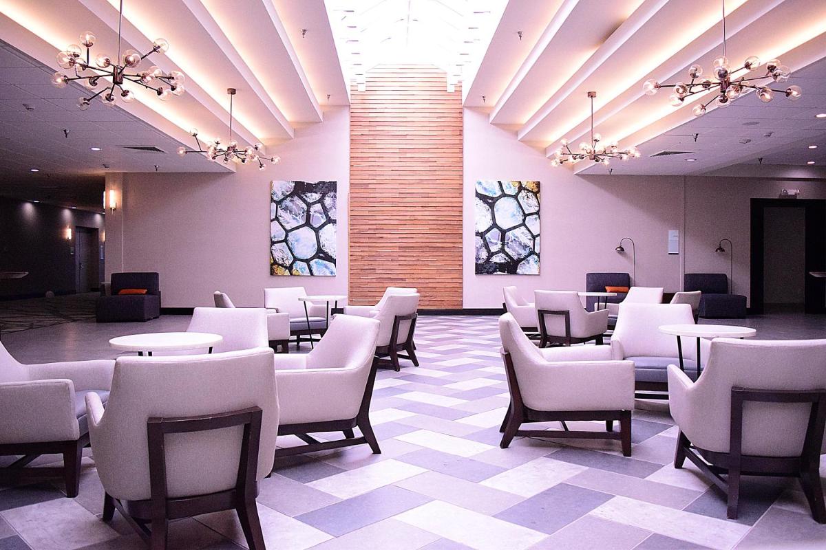 Holiday Inn Alexandria - Downtown, an IHG Hotel - Housity