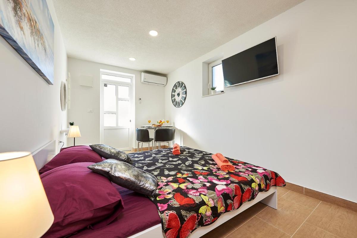 Studio apartment Bašćan - Housity