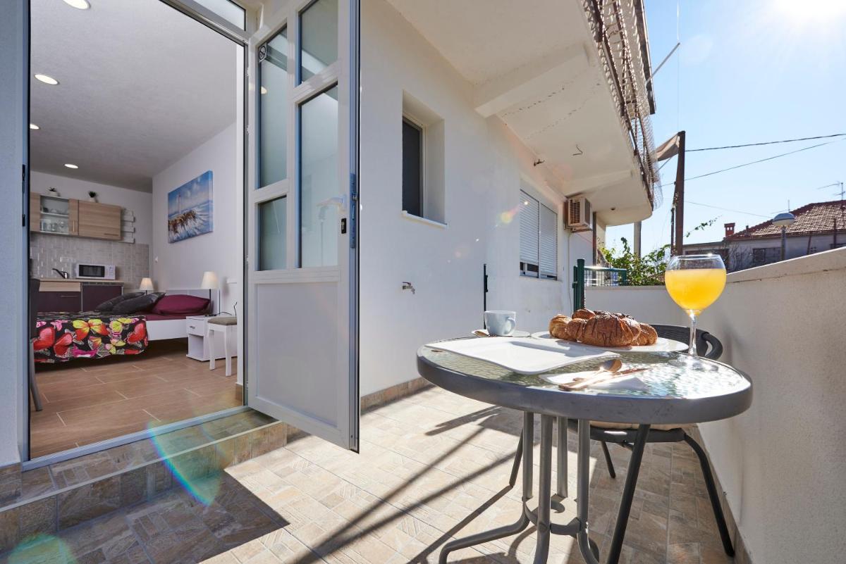 Studio apartment Bašćan - Housity
