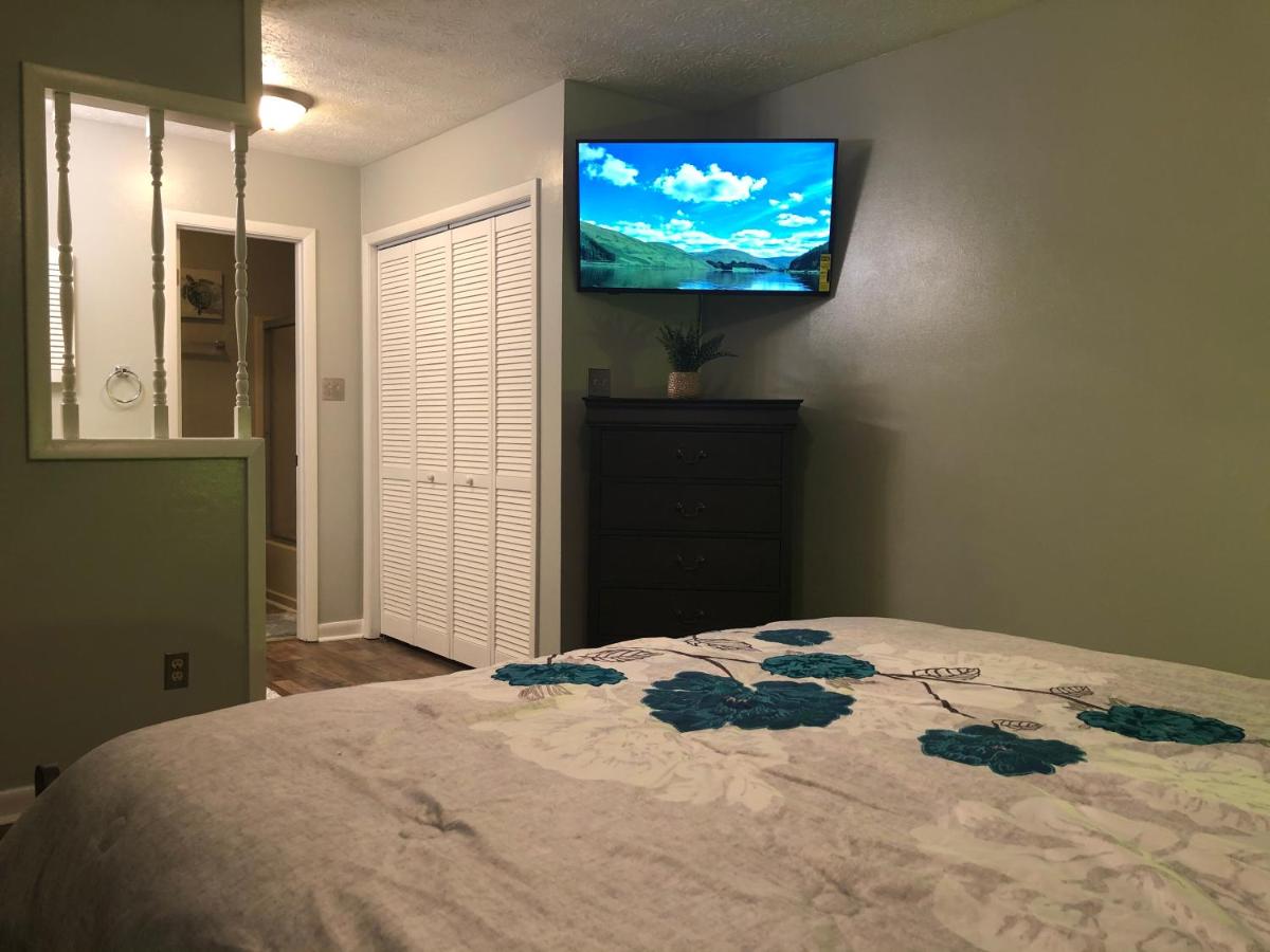 True-Mates Stay 5 minutes from Fort Bragg - Housity