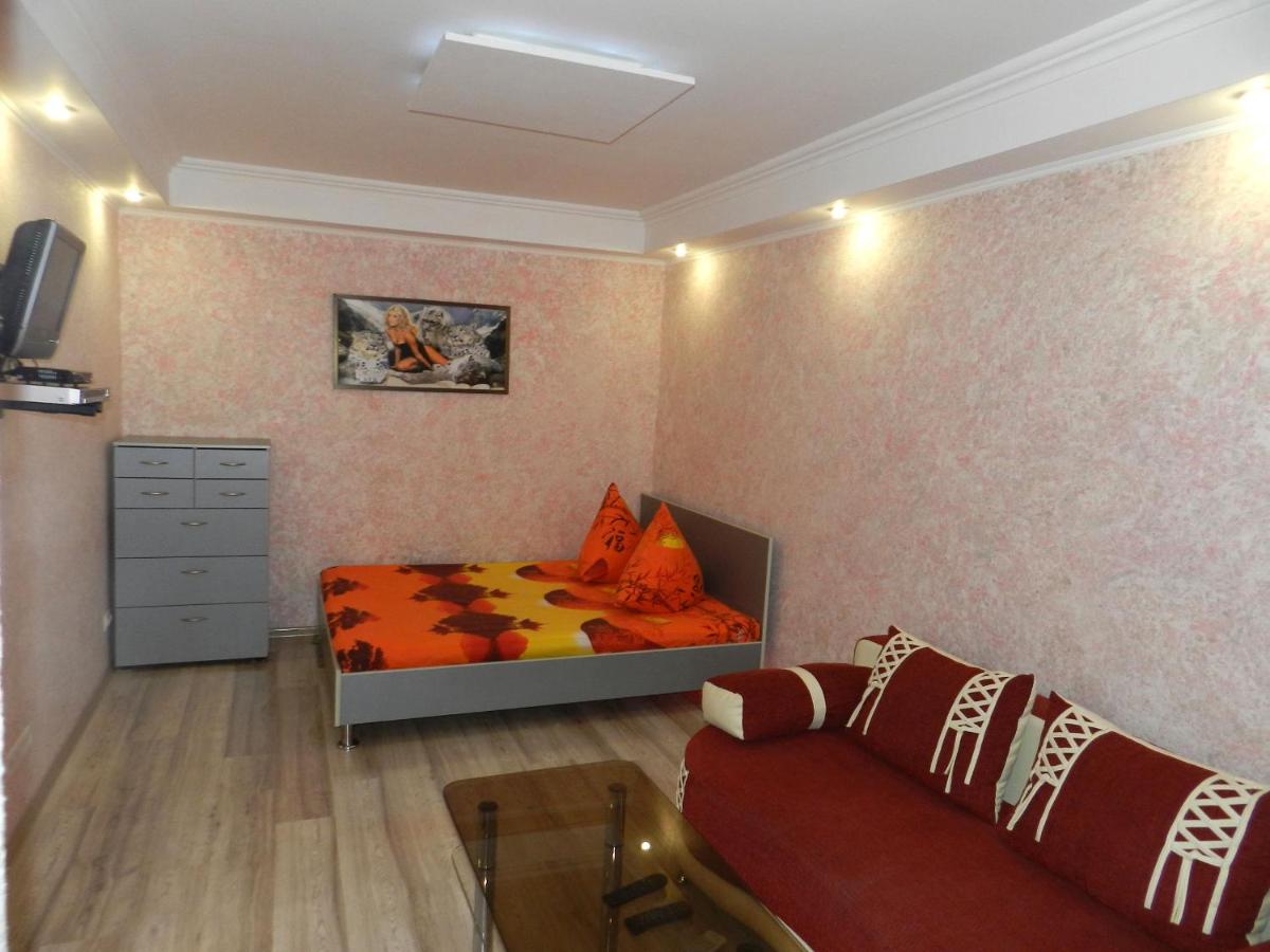 Suitetrails - 1-room Studio Apartment on Matrosova Street 19, by GrandHome