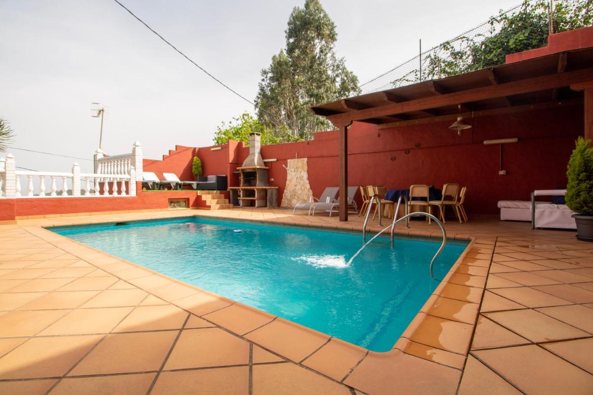 Mountain Chalet Sea Views & Pool - Housity
