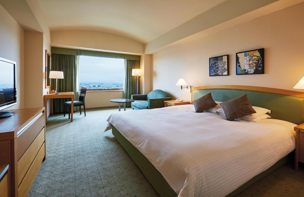 Royal Pines Hotel Urawa - Housity
