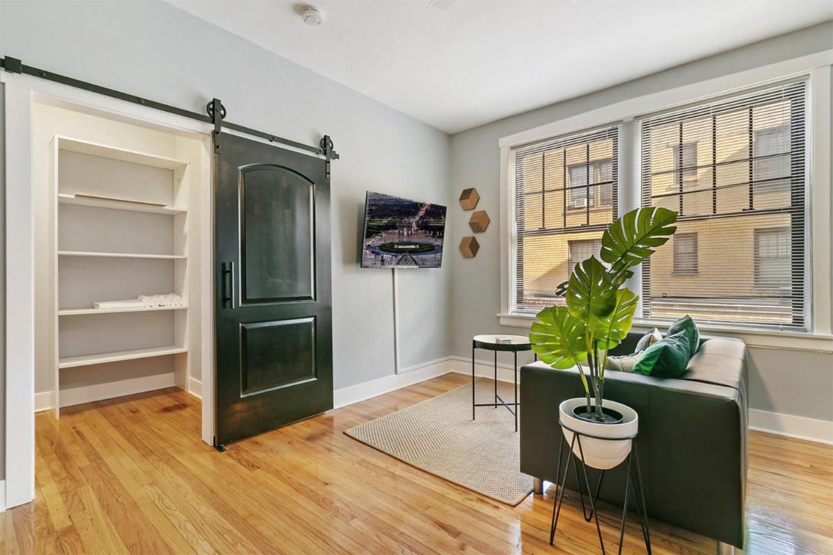 Magnificent 1BR Apt in Chicago - Belmont B3 - Housity