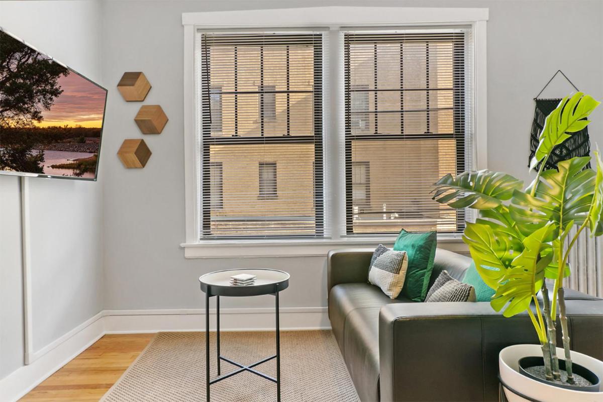 Magnificent 1BR Apt in Chicago - Belmont B3 - Housity