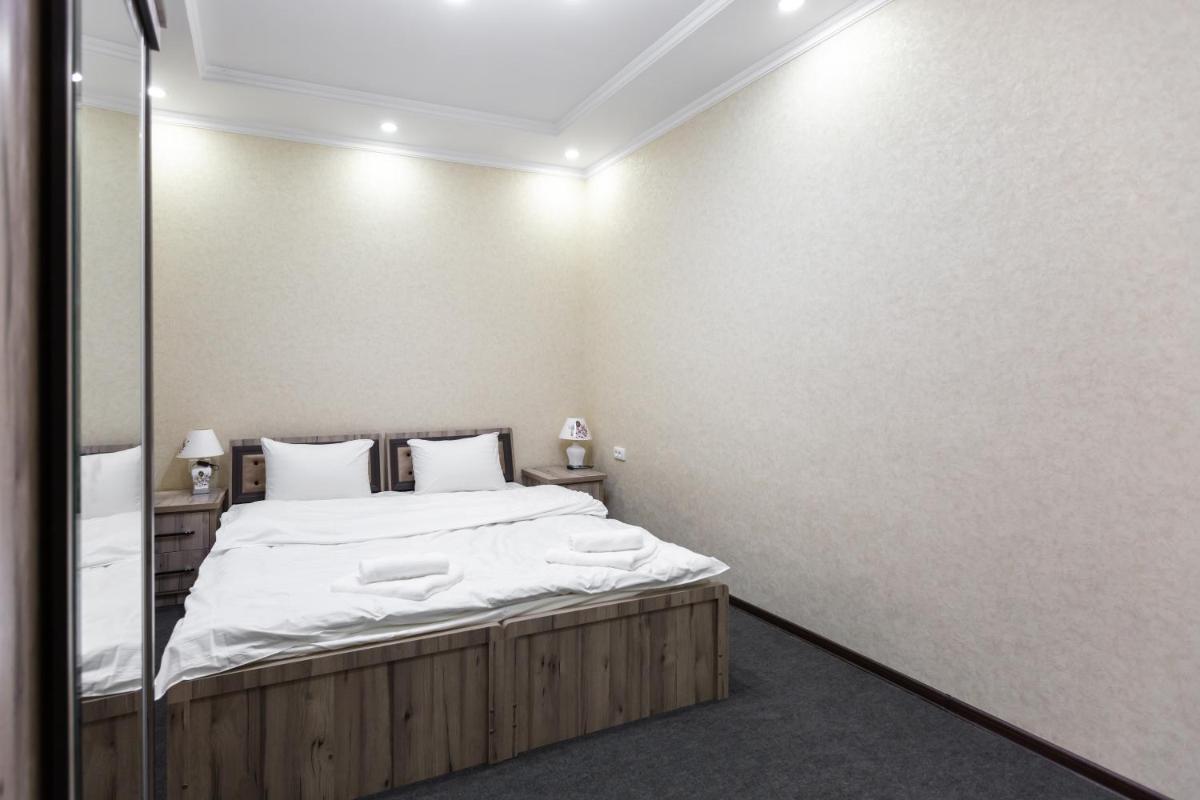Light Hotel - Housity