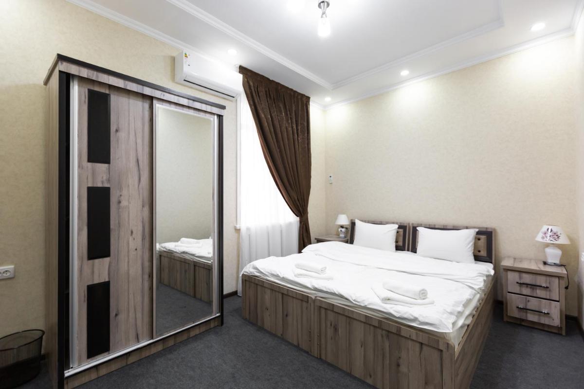 Light Hotel - Housity
