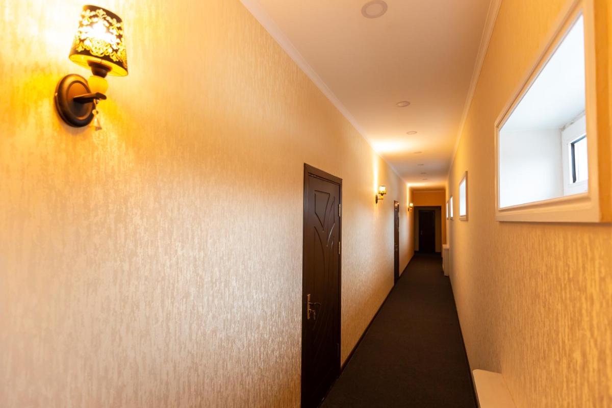 Light Hotel - Housity