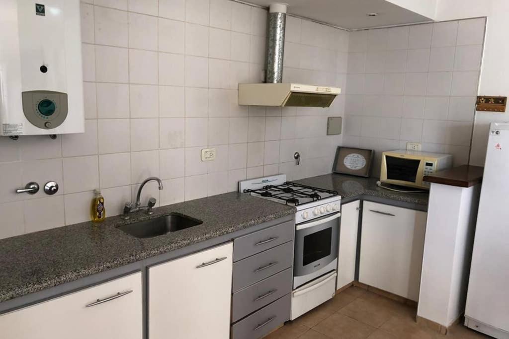 Departamento en pleno centro, a metros de todo ! - Housity