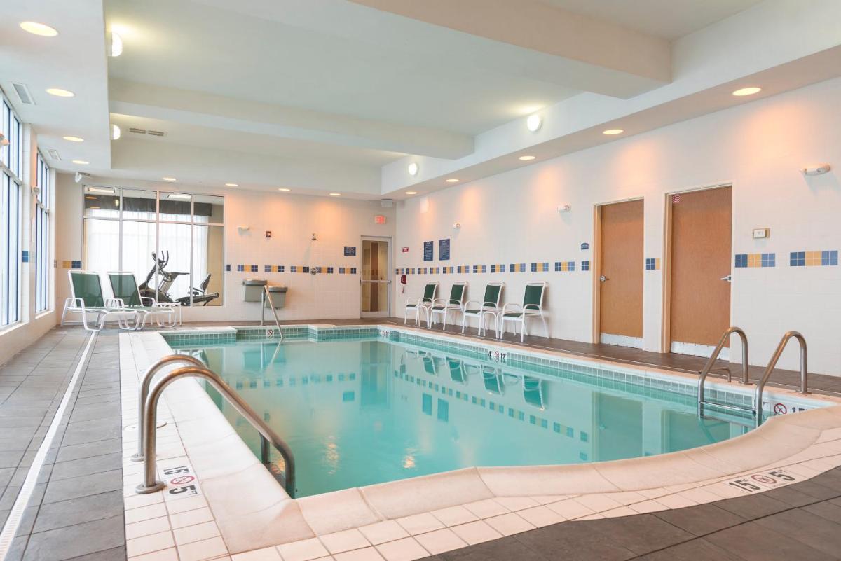 Holiday Inn Aurora North - Naperville by IHG - Housity
