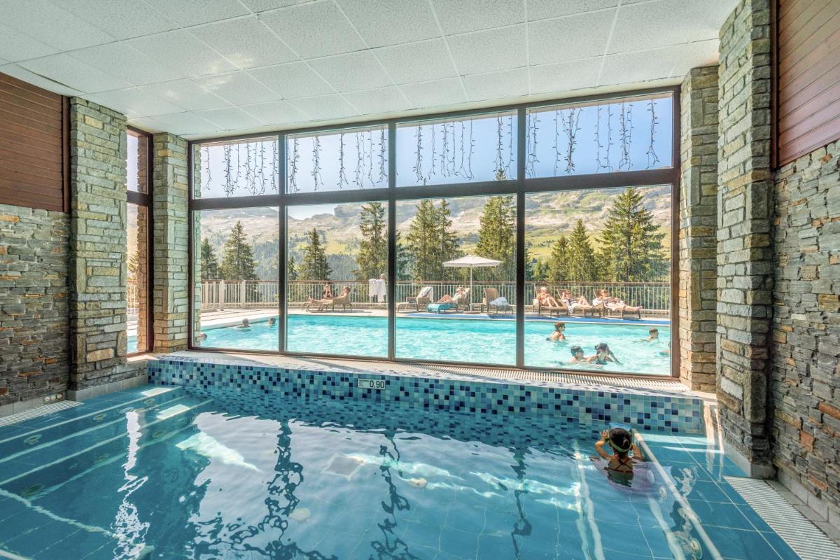 Piscine de l'établissement Résidence Pierre & Vacances Premium Les Terrasses d'Eos ou située à proximité