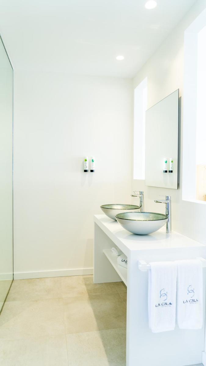 Un baño de CalaLanzarote Suites Hotel - Adults Only 16years