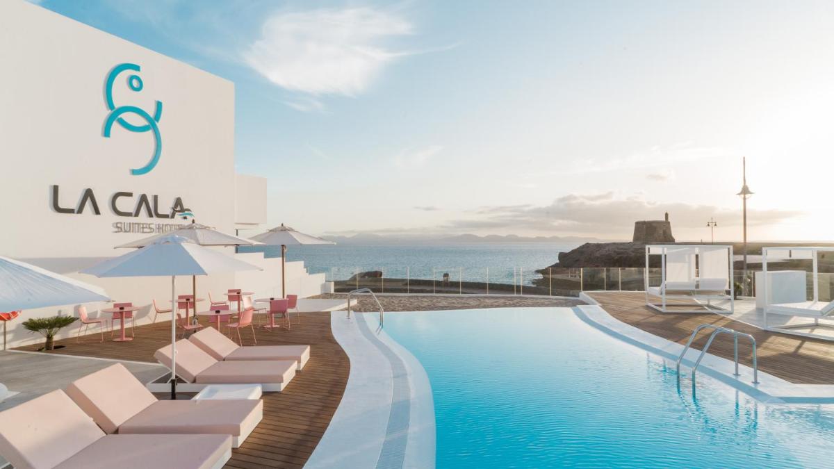 Piscina en o cerca de CalaLanzarote Suites Hotel - Adults Only 16years