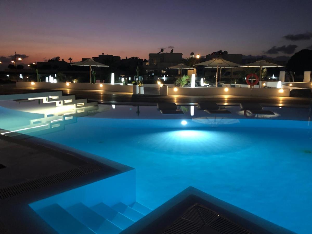 Piscina en o cerca de CalaLanzarote Suites Hotel - Adults Only 16years