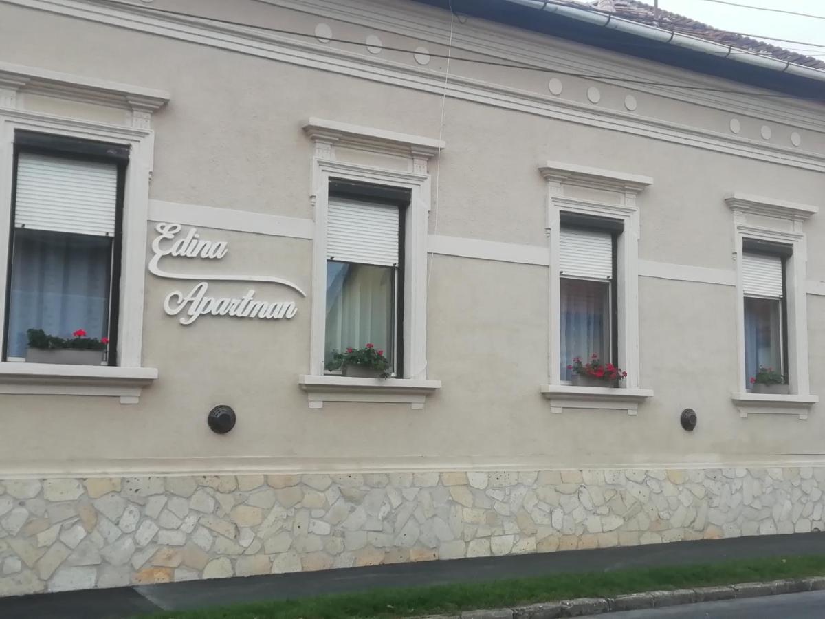 Edina Apartman - Housity