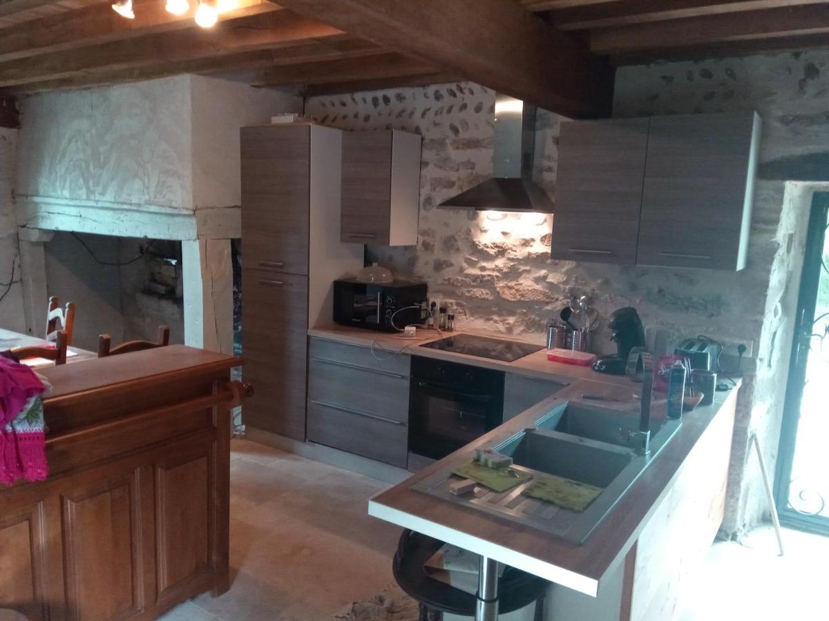 Maison Grandes Chambres avec cuisine -jardin -Terrasse-BBQ - Housity