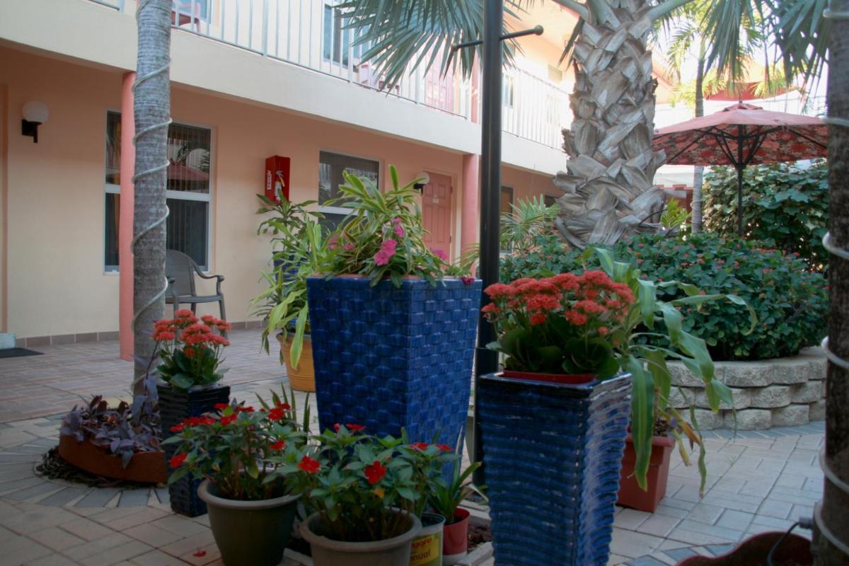 Lago Mar Motel and Apartments - Housity