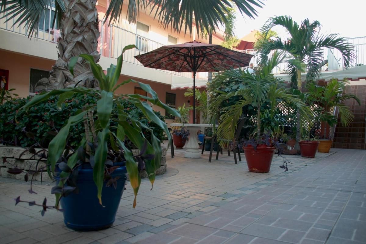 Lago Mar Motel and Apartments - Housity
