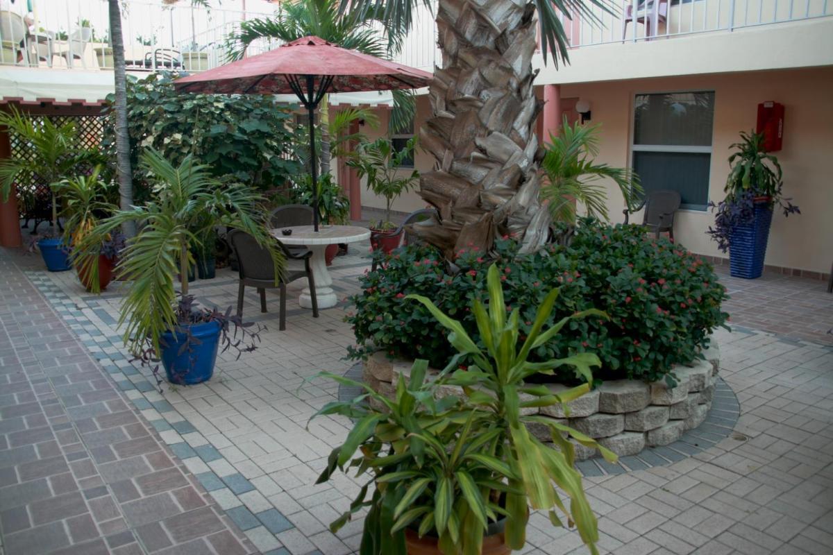 Lago Mar Motel and Apartments - Housity
