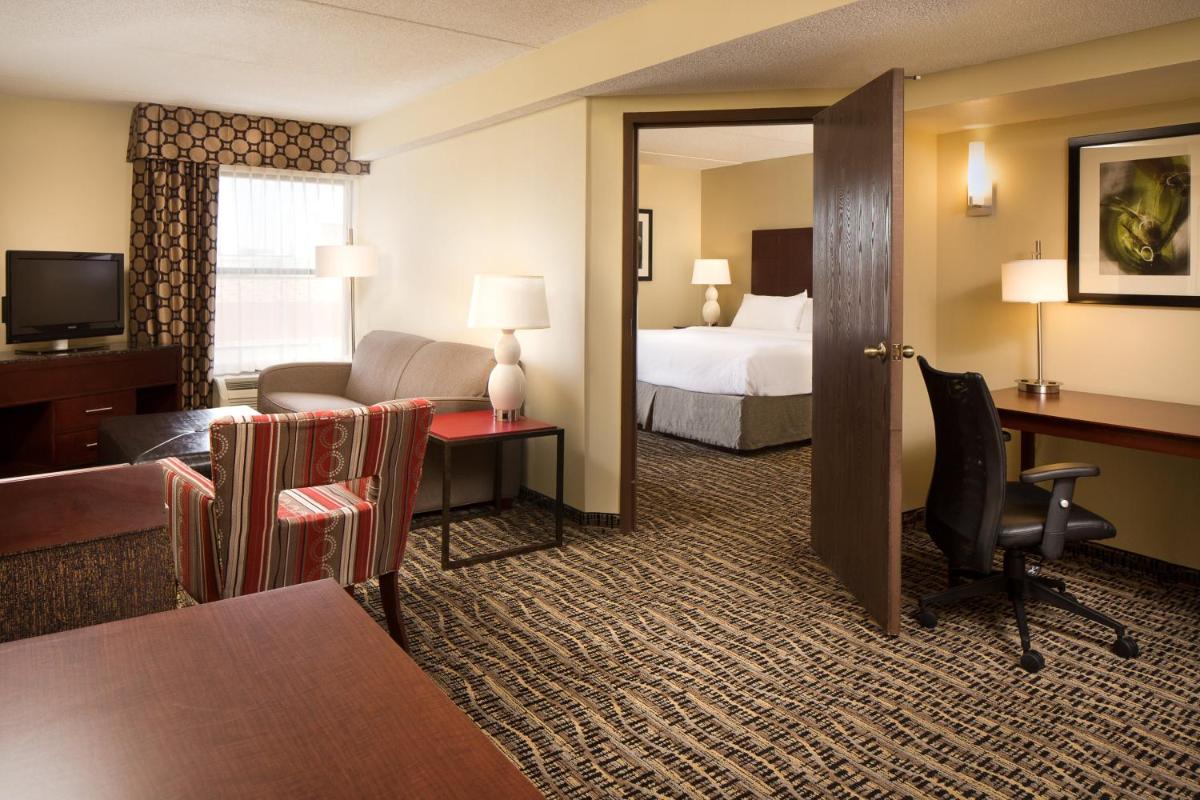 Holiday Inn Dubuque/Galena, an IHG Hotel - Housity