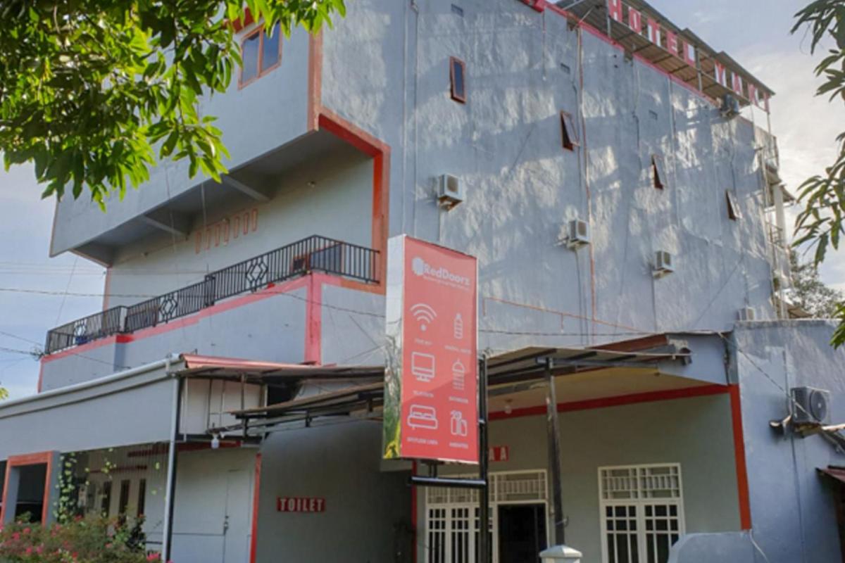 RedDoorz @ Hotel Yaki Mamuju - Housity