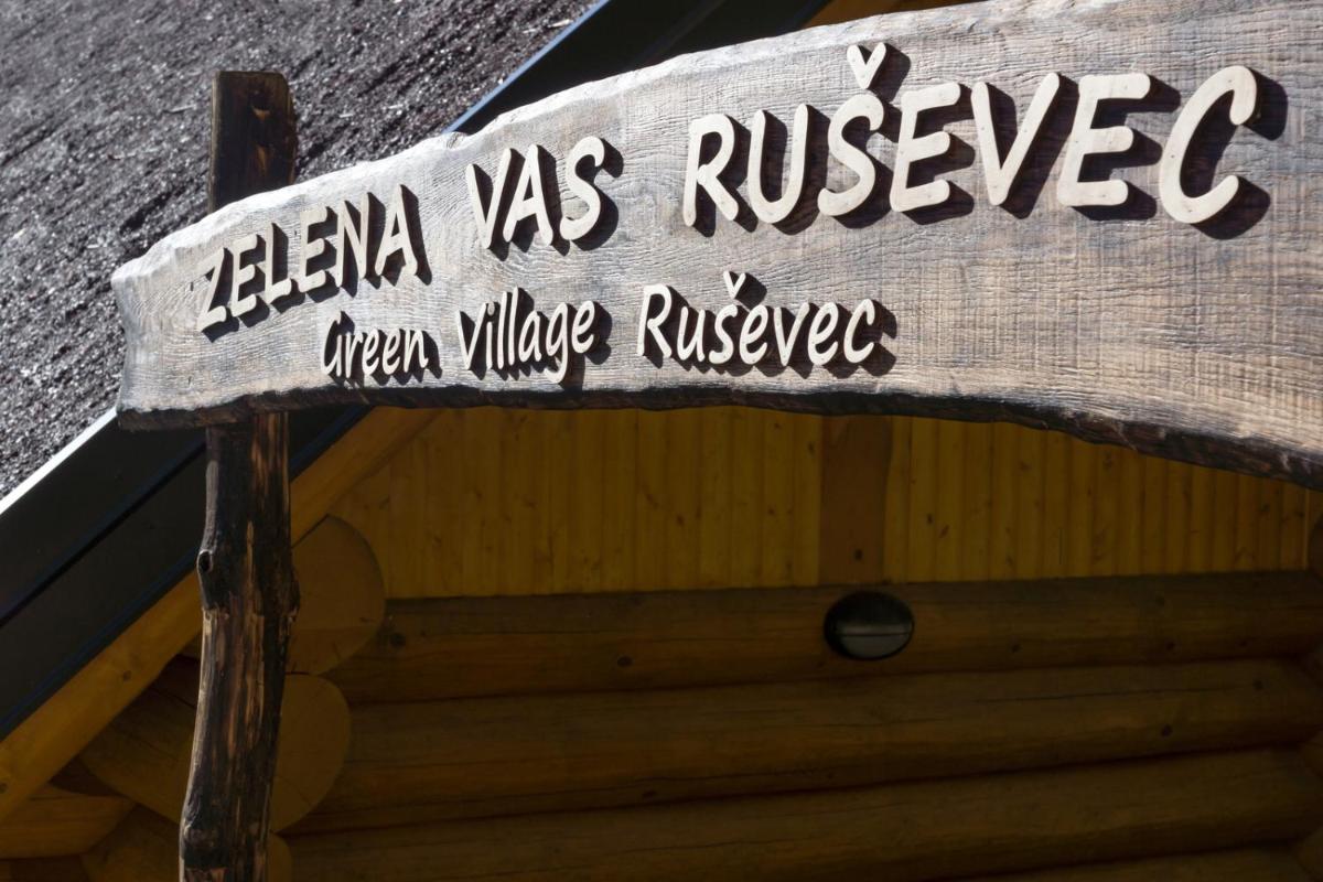 Green Village Ruševec - Housity
