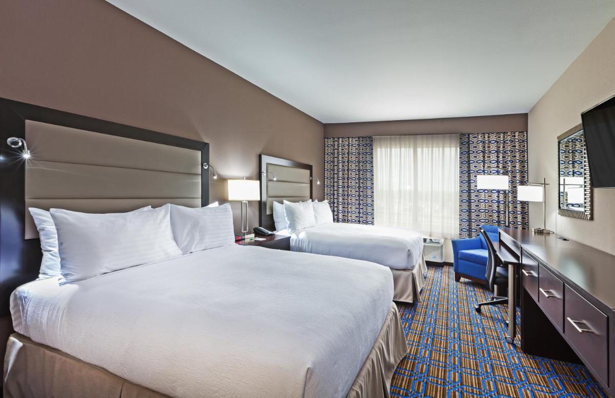 Clarion Hotel The Colony - Plano West - Housity