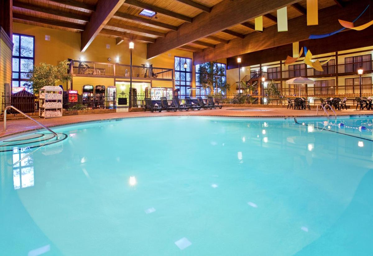 Holiday Inn At Six Flags Saint Louis, an IHG Hotel - Housity