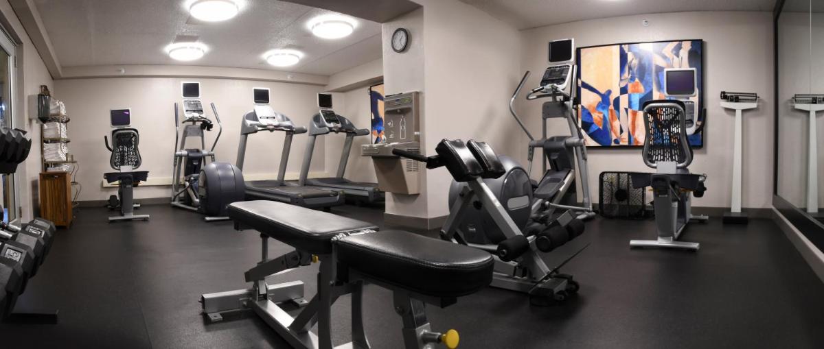 Holiday Inn Fargo, an IHG Hotel - Housity