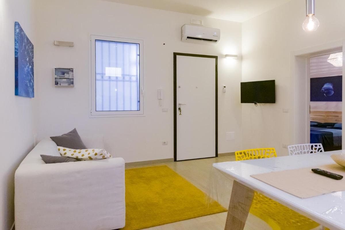 LA NASSA SUITES & ROOMS - Housity