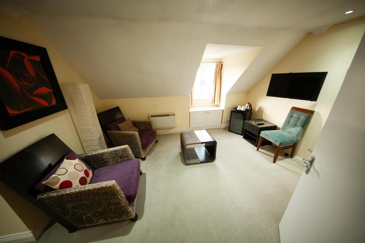 Berwick Manor Hotel - Housity